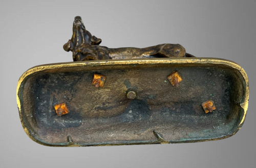 BRONZE ANCIEN SIGNÉ "ALFRED DUBUCAND 1828-1894 " REPRESENTANT UN CHIEN de CHASSE