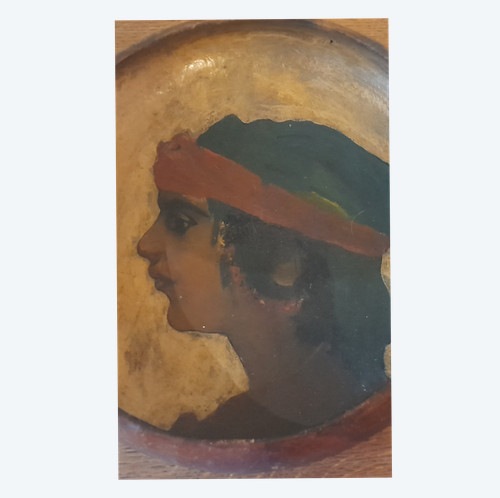 Porträt einer jungen orientalistischen Frau, gemalt auf einer Terrakottaschale, um 1900/1930