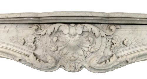 Kamin im Louis XV-Stil aus weißem Carrara-Marmor