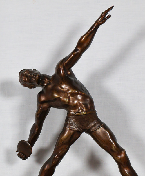 Scultura in bronzo con patina color bronzo periodo Art Déco