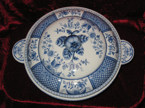 Sarreguemines earthenware table service with Lafayette blue decor of 58 pieces th. early 20th 