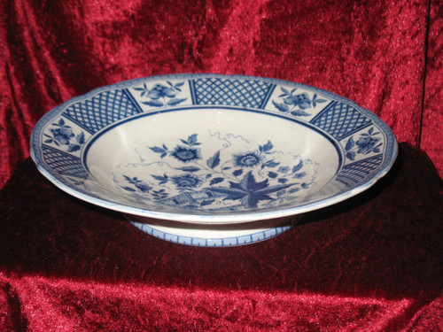 Sarreguemines earthenware table service with Lafayette blue decor of 58 pieces th. early 20th 