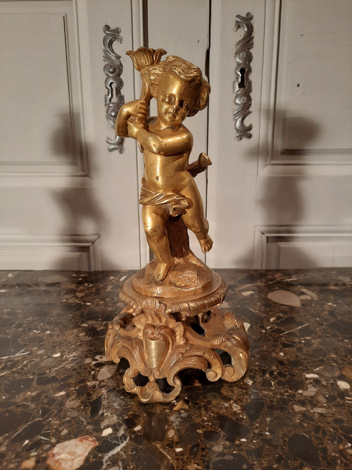 Pair of bronze cherubs in Louis XV style from the 19th century.