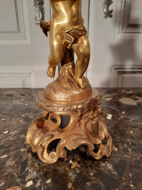 Pair of bronze cherubs in Louis XV style from the 19th century.