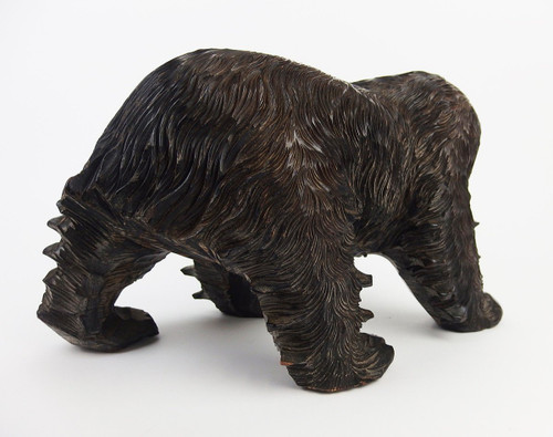 Orso Ainu in legno intagliato