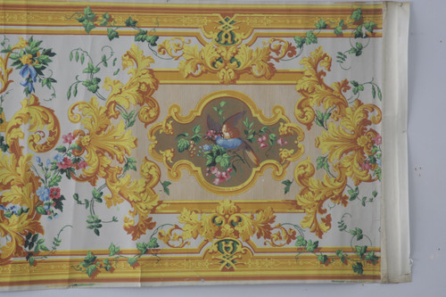 Striscia di carta da parati con uccelli e fiori del XIX secolo “tono grigio e oro”