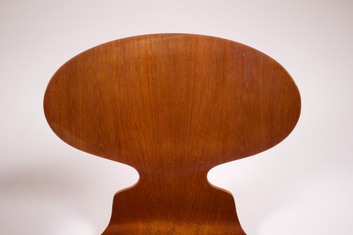 Treppiede Ant / Fourmi Jacobsen Fritz Hansen a 2 posti 1a edizione.