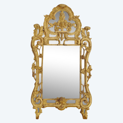 Miroir en bois doré, XVIIIe siècle.