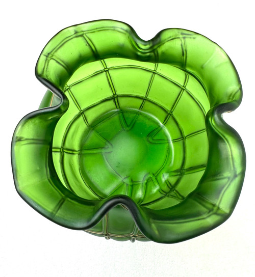 Loetz Ou Kralik - Grüne Vase Kreta