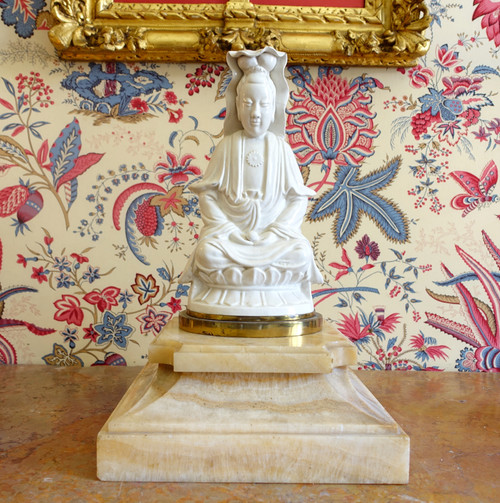 Statua Guanyin in porcellana cinese, base in bronzo - decoro cineserie / mobile cinese
