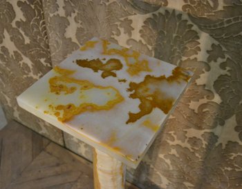 Column in onyx from the end of the 19th century