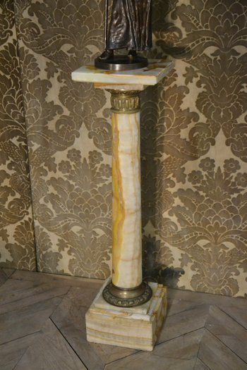 Column in onyx from the end of the 19th century