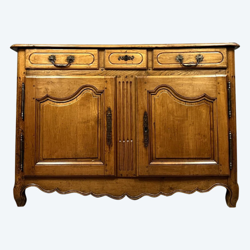 Buffet / Truhe Louis XV Epoche aus massivem Nussbaum um 1750
