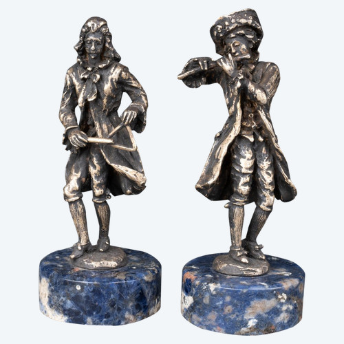 Paire de musiciens en bronze sur un socle en lapis lazuli, XIXe siècle 