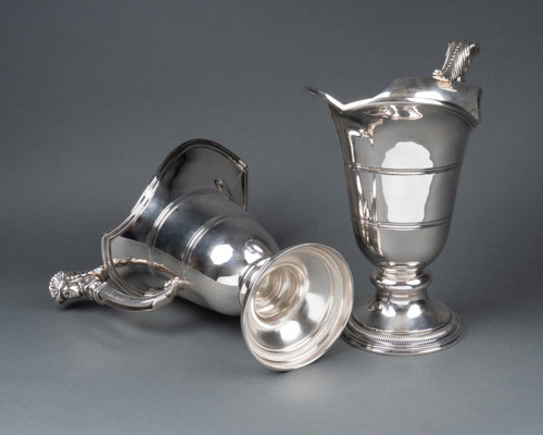 Coppia di cappe in argento massiccio, XIX secolo