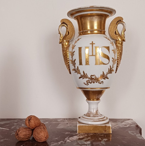 Parigi, periodo della Restaurazione, Luigi Filippo - vaso in porcellana - volto di Cristo, religiosa
