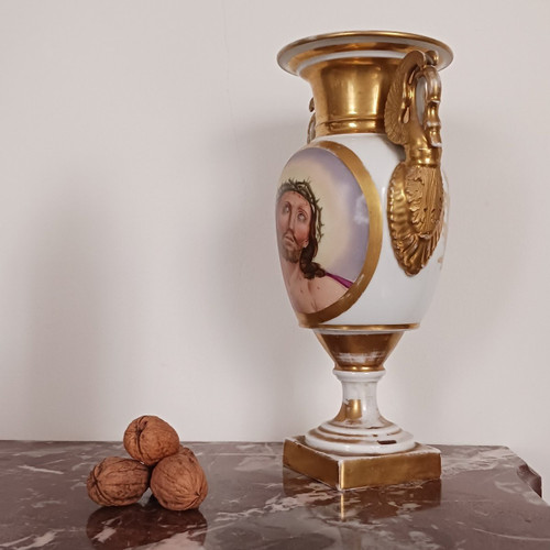 Parigi, periodo della Restaurazione, Luigi Filippo - vaso in porcellana - volto di Cristo, religiosa
