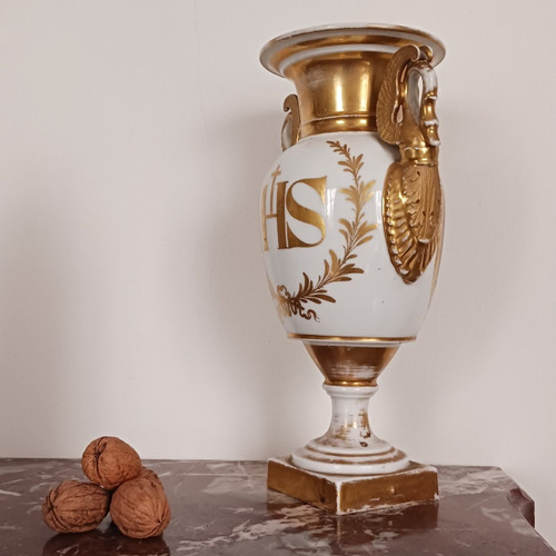 Parigi, periodo della Restaurazione, Luigi Filippo - vaso in porcellana - volto di Cristo, religiosa