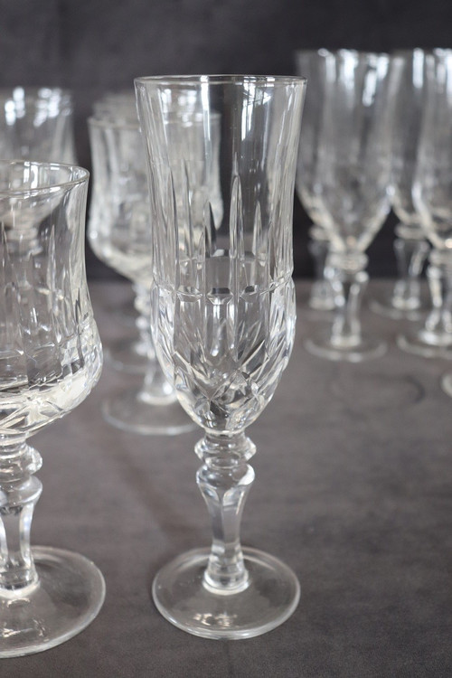 Set aus 18 Kristallgläsern