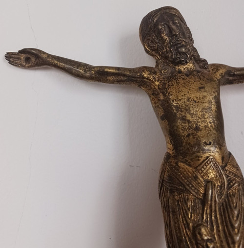 Romanesque art - christ on the cross - gilded bronze - Religiosa