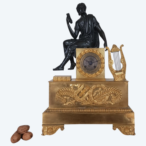 Paris, époque Restauration - grande pendule en bronze à l'ormoulu et patiné - Apollon