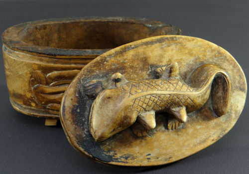 Indonésie, île De Lombok, Années 1930/1950, Boîte En Bois à Décor De Lézards. 