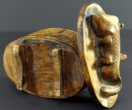 Indonésie, île De Lombok, Années 1930/1950, Boîte En Bois à Décor De Lézards. 