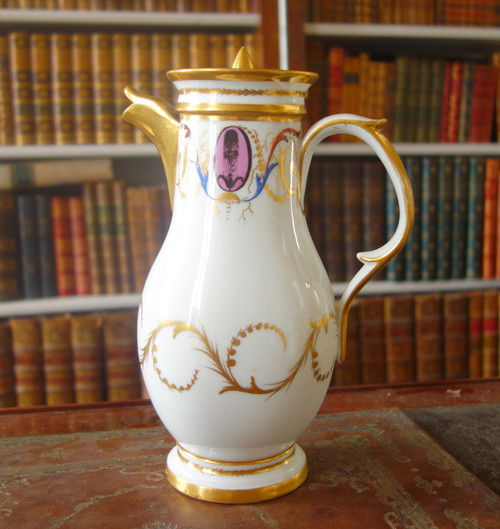 Porcelain coffee pot, Directoire Consulat period - late 18th century circa 1800