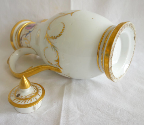 Porcelain coffee pot, Directoire Consulat period - late 18th century circa 1800