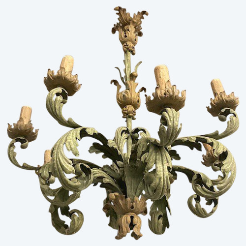 Lustre ancien à 8 lumières en fer forgé. Fin du 19ème siècle, peint. Dimensions :H 108 dia 95