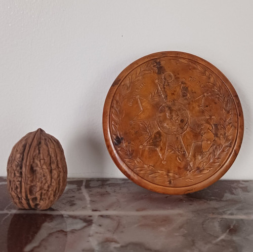 France, Louis Philippe period - double-sided burrwood box - pressed wood, tortoiseshell base