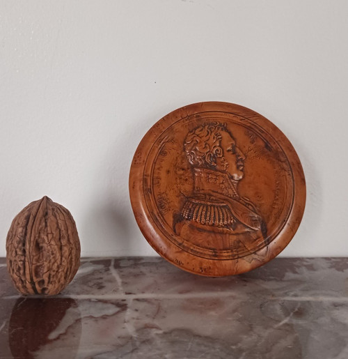 France, Louis Philippe period - double-sided burrwood box - pressed wood, tortoiseshell base
