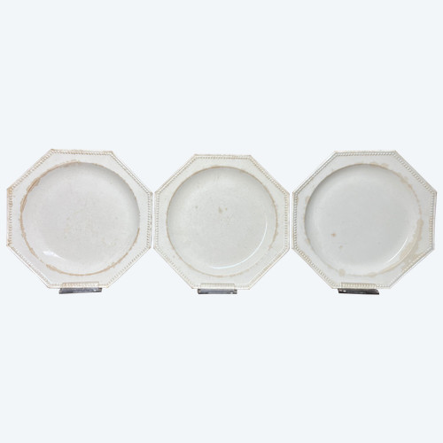 3 octagonal white plates with pearled rims Montereau 1803-1810