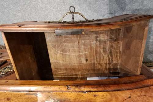 Commode XVIII noyer blond massif 