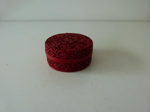 Antique box in red lacquer from China or Indochina