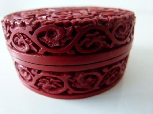 Antique box in red lacquer from China or Indochina
