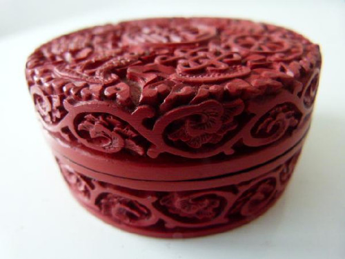 Antique box in red lacquer from China or Indochina