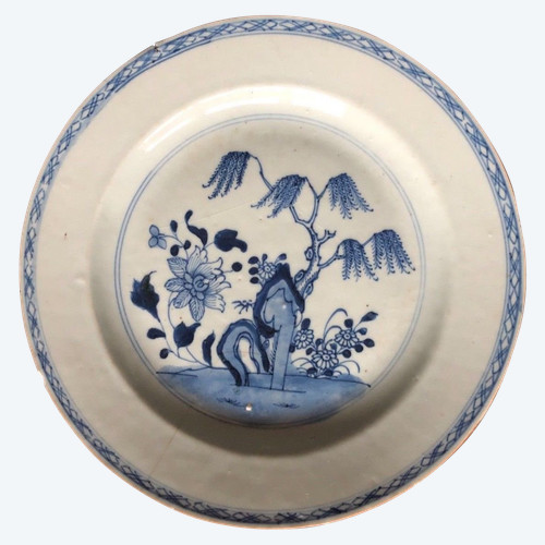 Porcelain plate with blue and white floral decoration, China, 18th century