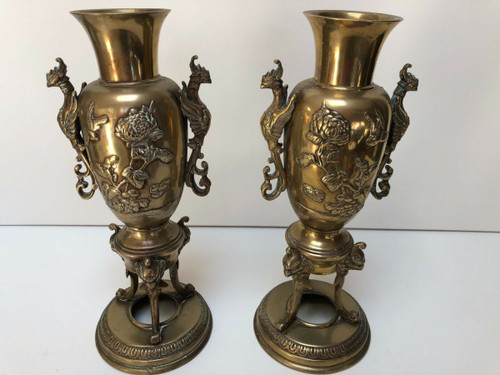 Paire de vases en bronze Chine ou Indochine décor floral et de chimères XIXe