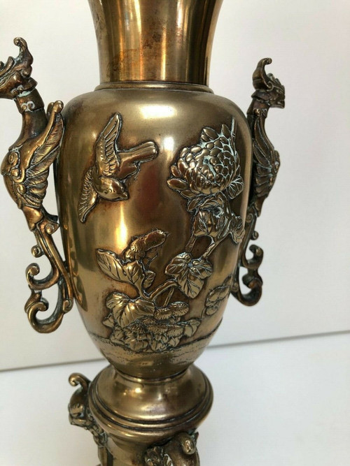 Paire de vases en bronze Chine ou Indochine décor floral et de chimères XIXe