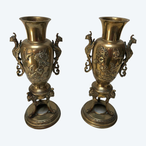 Paire de vases en bronze Chine ou Indochine décor floral et de chimères XIXe