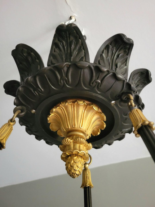 Kronleuchter aus vergoldeter und patinierter Bronze aus der Restaurationszeit