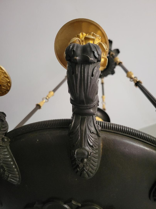Kronleuchter aus vergoldeter und patinierter Bronze aus der Restaurationszeit