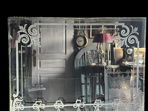 GRANDE PAIRE DE VITRES ANCIENNES DE BISTROT EN VERRE DÉPOLI ET GRAVÉ A L'ACIDE