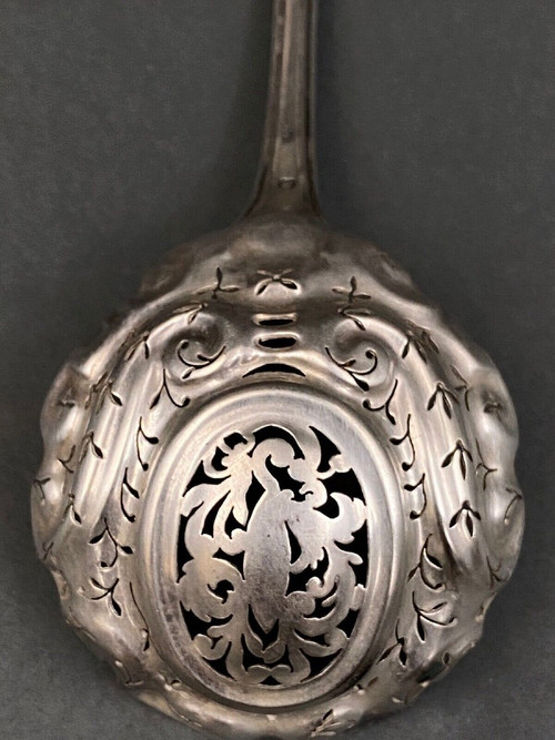 Cuillère à saupoudrer en argent XIXe poinçon Minerve orfèvre LL