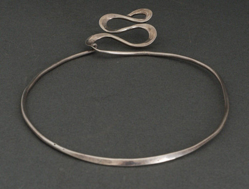 Rigid modernist necklace 1960-1970 in crab hallmarked silver