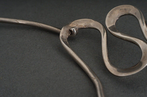 Rigid modernist necklace 1960-1970 in crab hallmarked silver