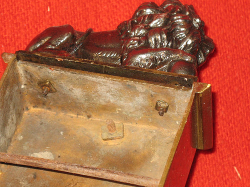 Devant de cheminée barre de foyer en arc de cercle en bronze avec paire de lions époque 19ème