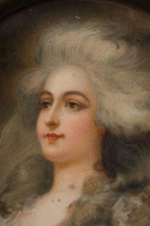 Donna in miniatura del XVIII secolo Struttura in metallo del XIX secolo