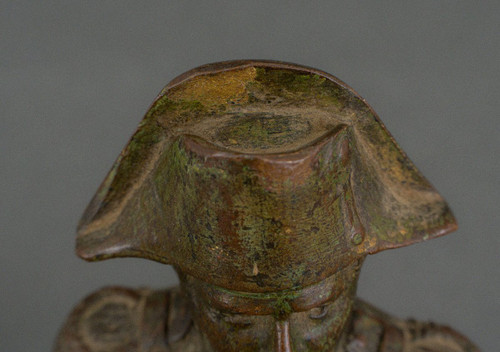Busto di Napoleone in bronzo del XIX secolo con soggetto in patina marrone sfumata e finemente cesellato